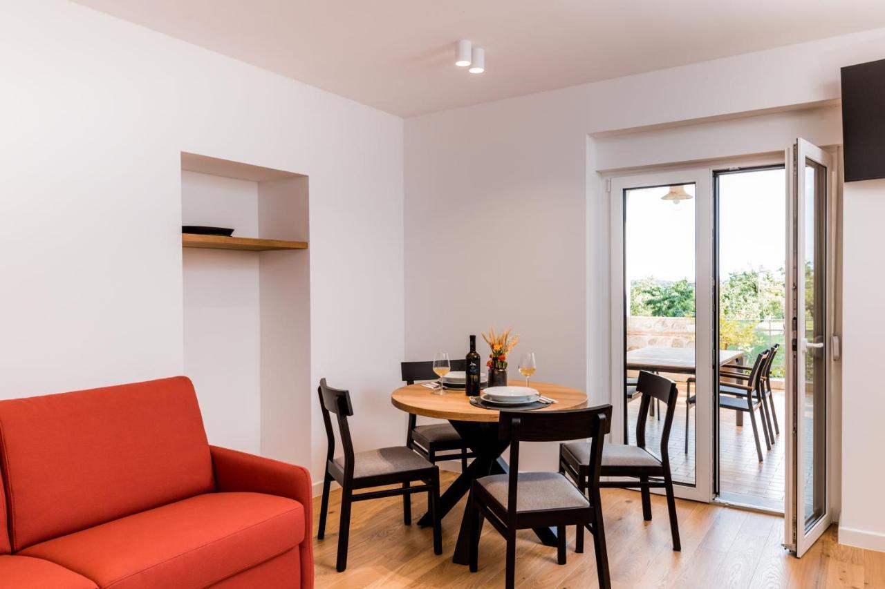 Vina Kobal, Kobal Family Estate Apartment Stanjel Bagian luar foto